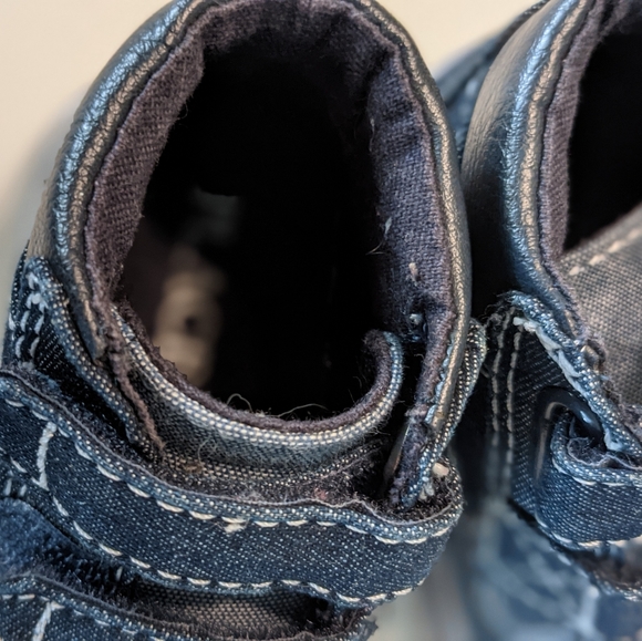 Toddler blue bootie sneaker.  Toddler: size 4 - Picture 4 of 11